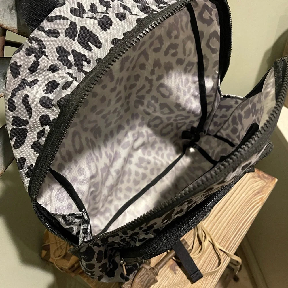 Marc Jacobs used black few